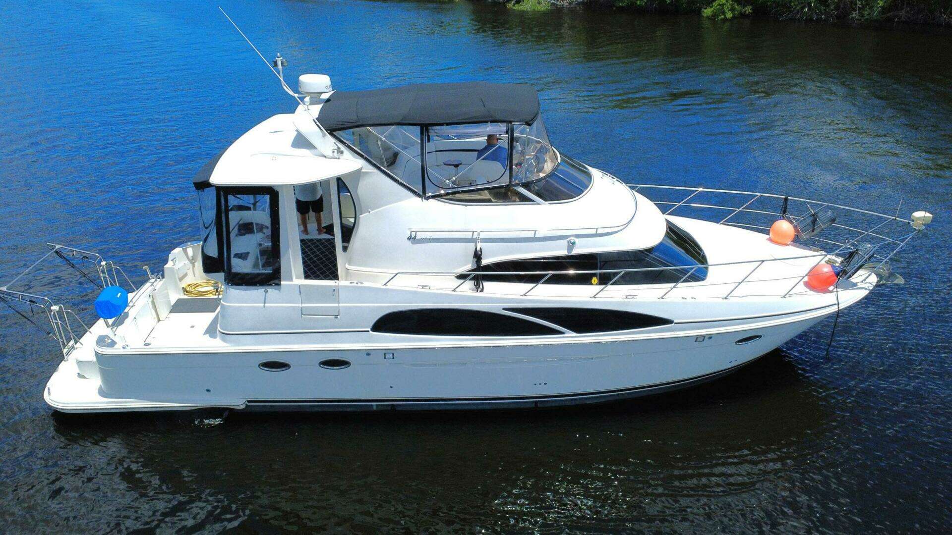 2005 Carver 444 Cockpit Motor Yacht - Image 8