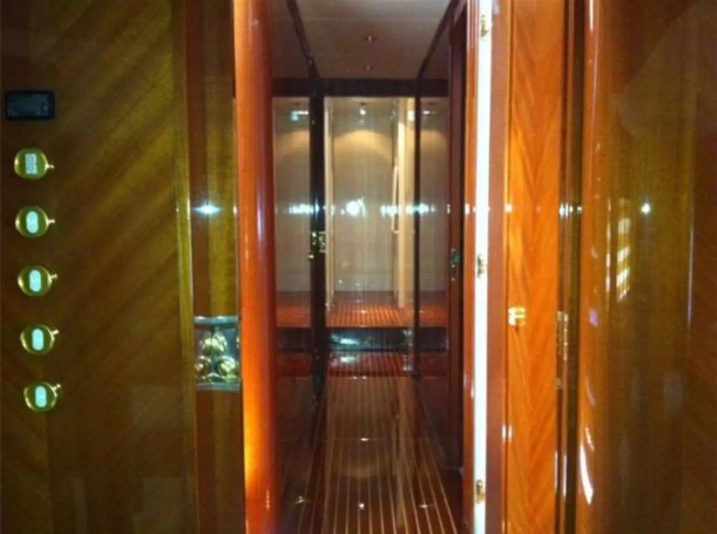 2001 Leopard 27M Open - Image 7