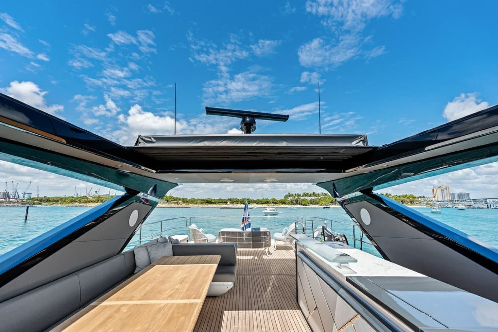 2026 Sunseeker 88 Yacht - Image 34
