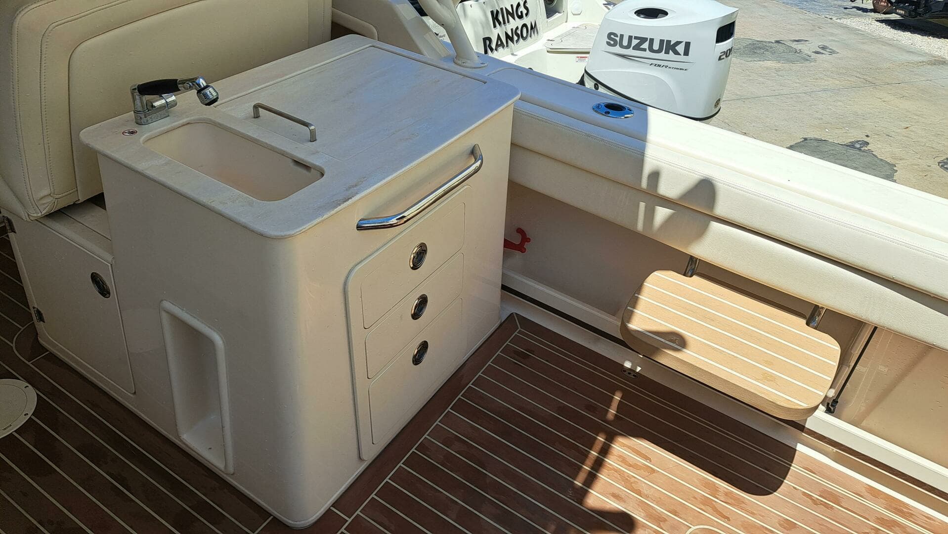 2018 Grady-White Freedom 285 - Image 24
