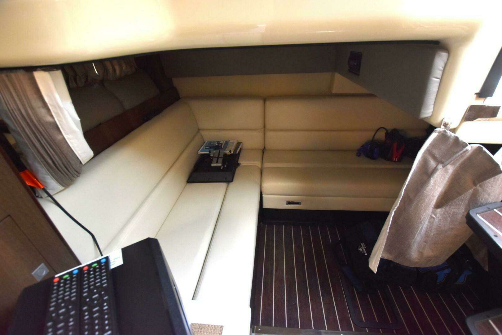 2017 Monterey 355 Sport Yacht - Image 15