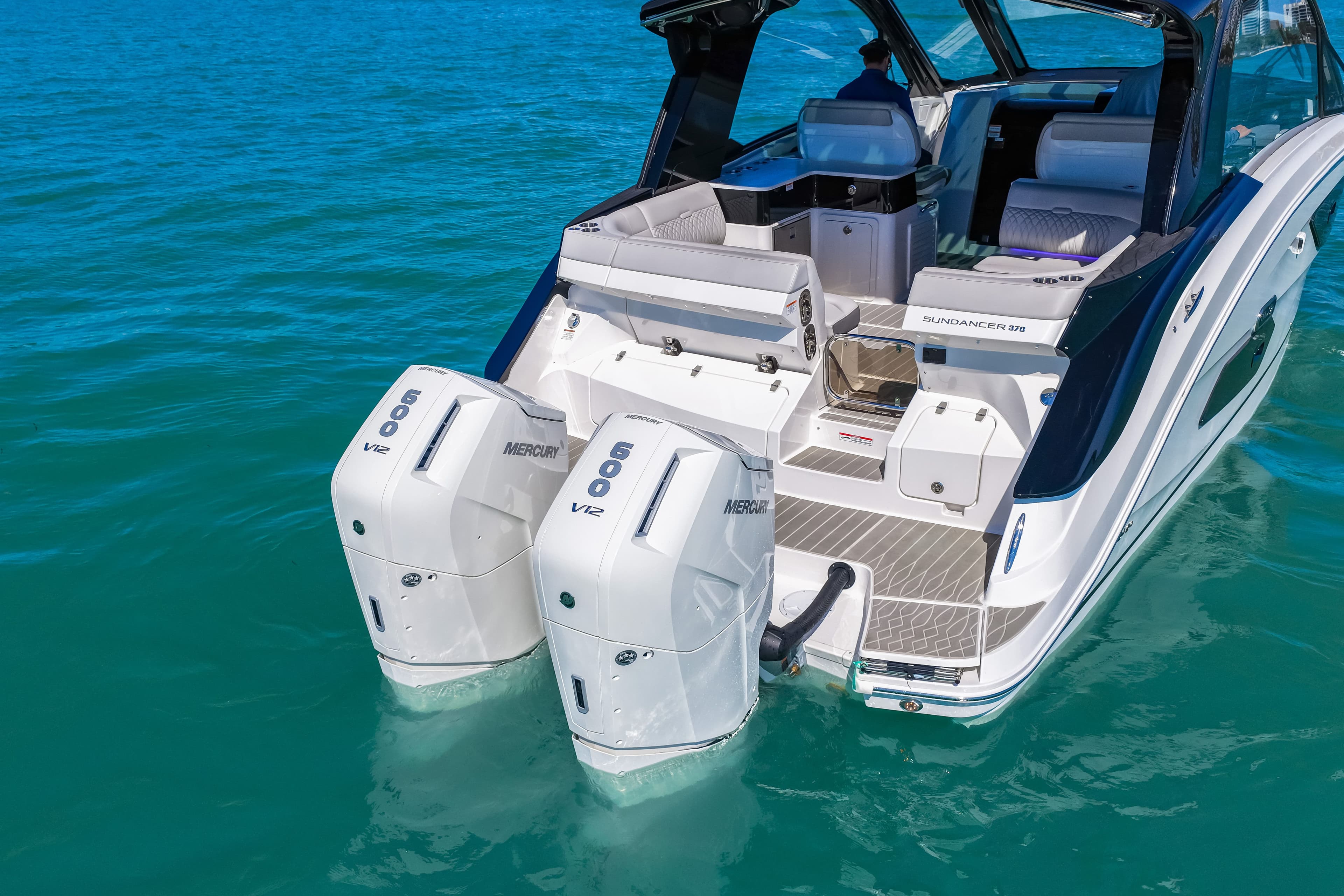 2026 Sea Ray Sundancer 370 Outboard - 20