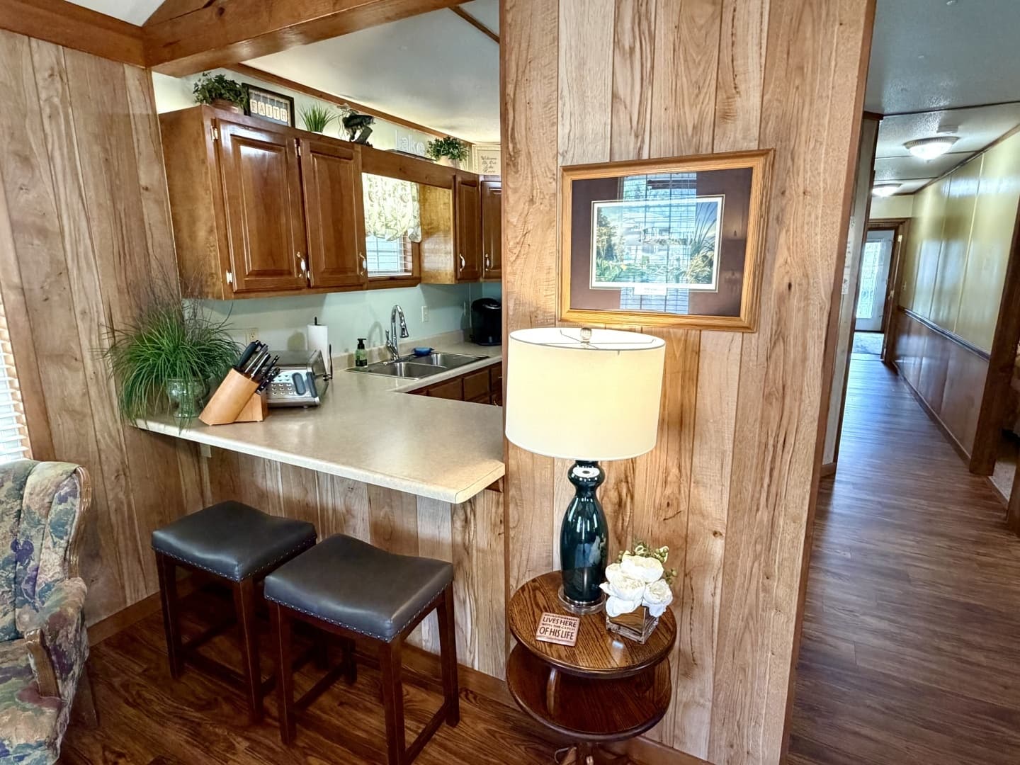 2002 Custom 20 x 53 Floating Cabin - Approx 999/sqft - Image 33