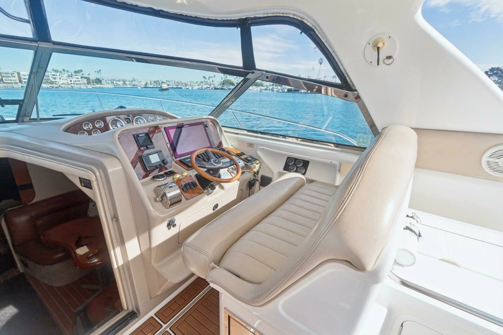 2000 Sea Ray 370 Express Cruiser - Image 52