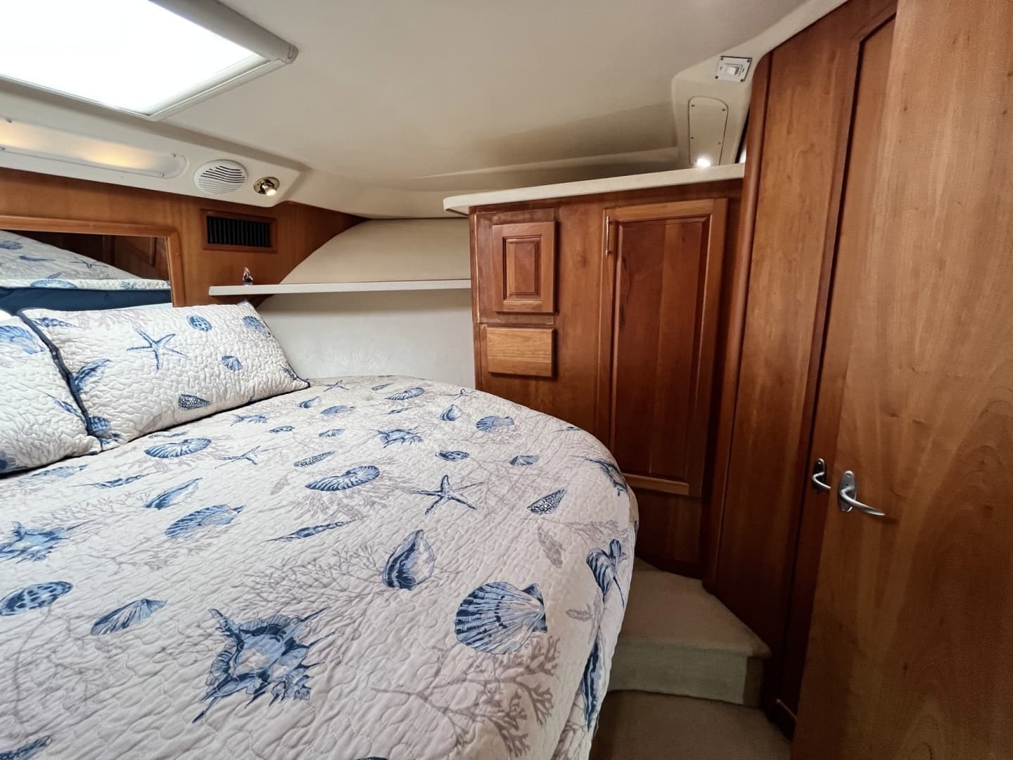 2003 Luhrs 40 Convertible - Image 47