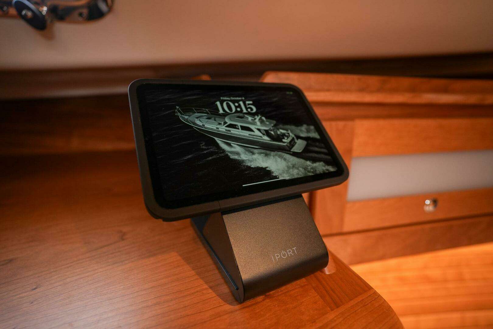 2027 Sabre 45 Salon Express - Image 33