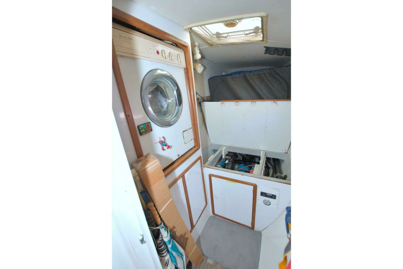 1996 Manta 40 - Image 88