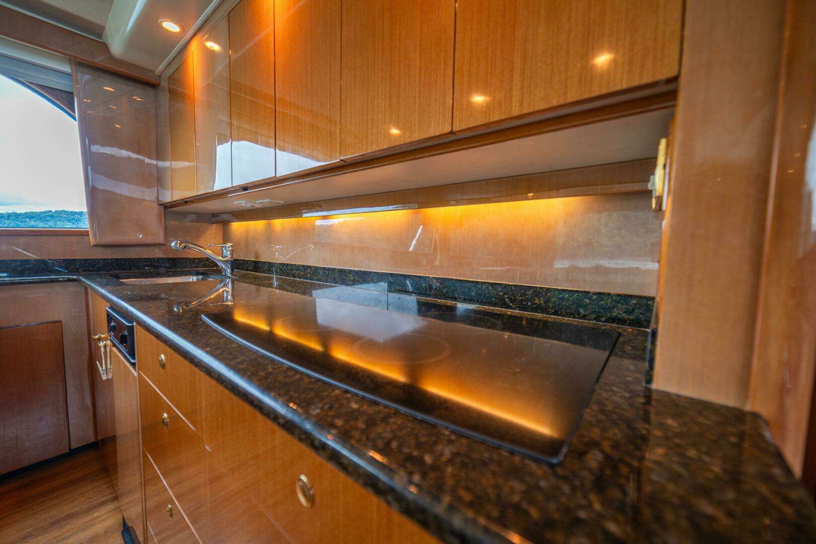 2004 Viking 61 Convertible - Image 32