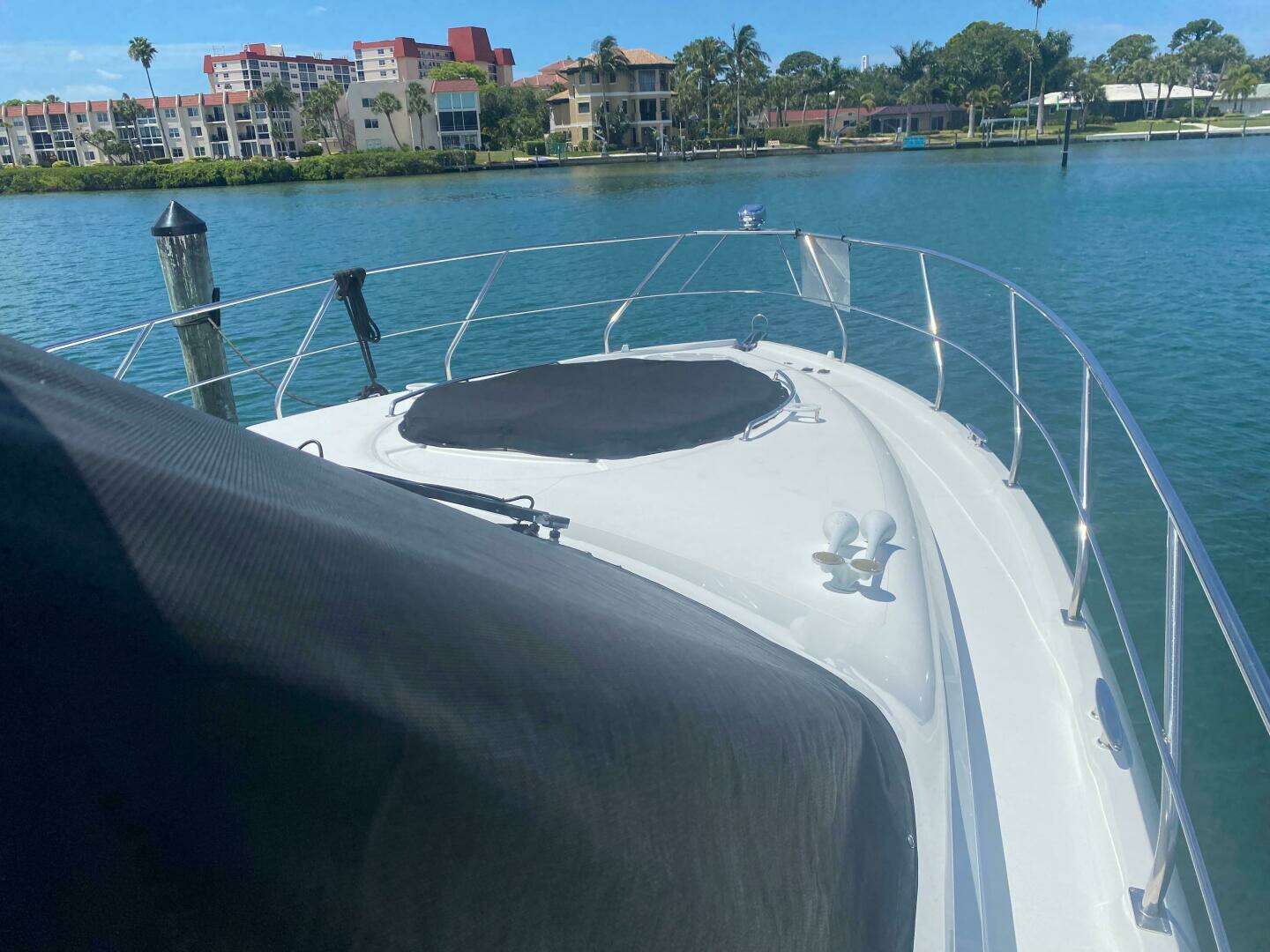 2012 Cruisers Yachts 48 Cantius - Image 22