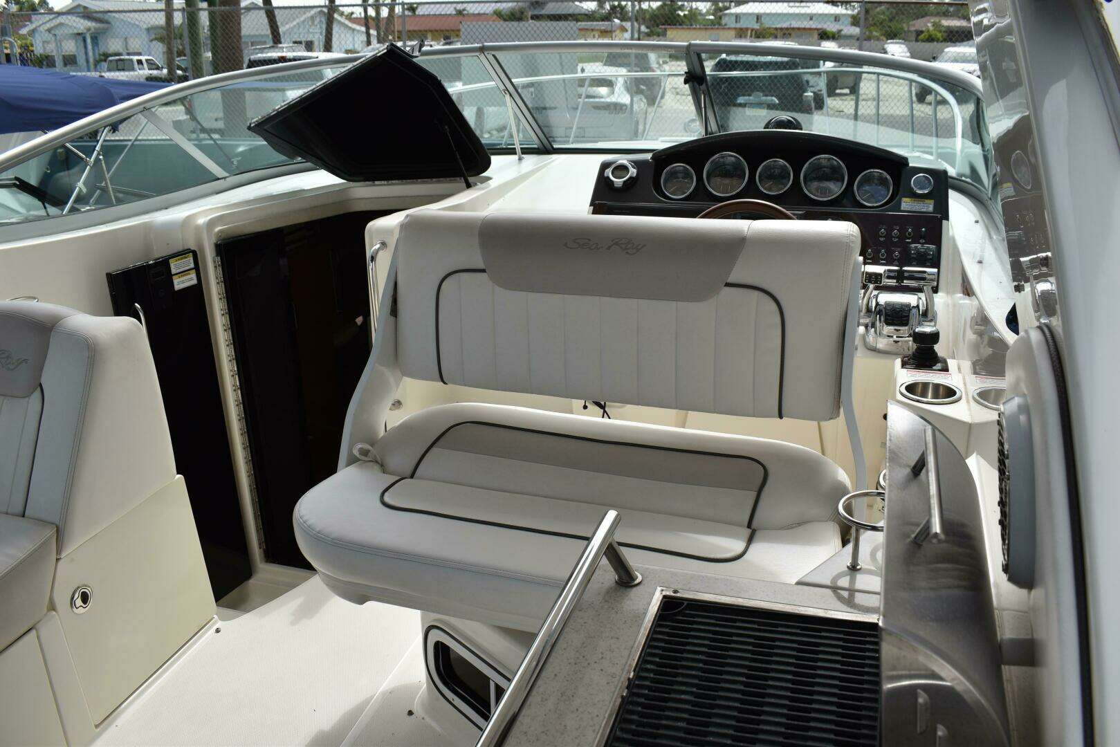 2011 Sea Ray 310 Sundancer - Image 19