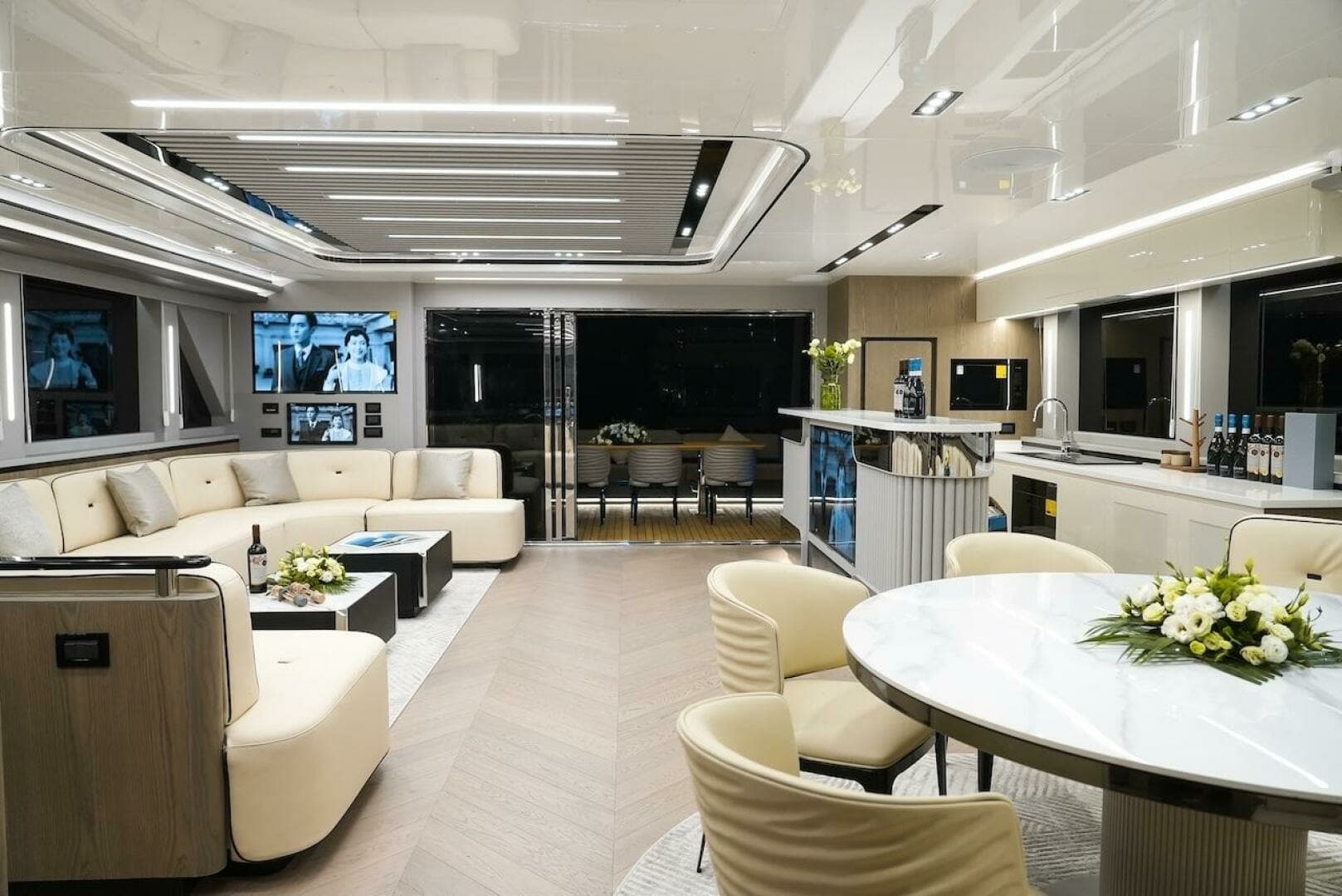 2026 Diamond Yachts EF56 Power Catamaran - Image 22
