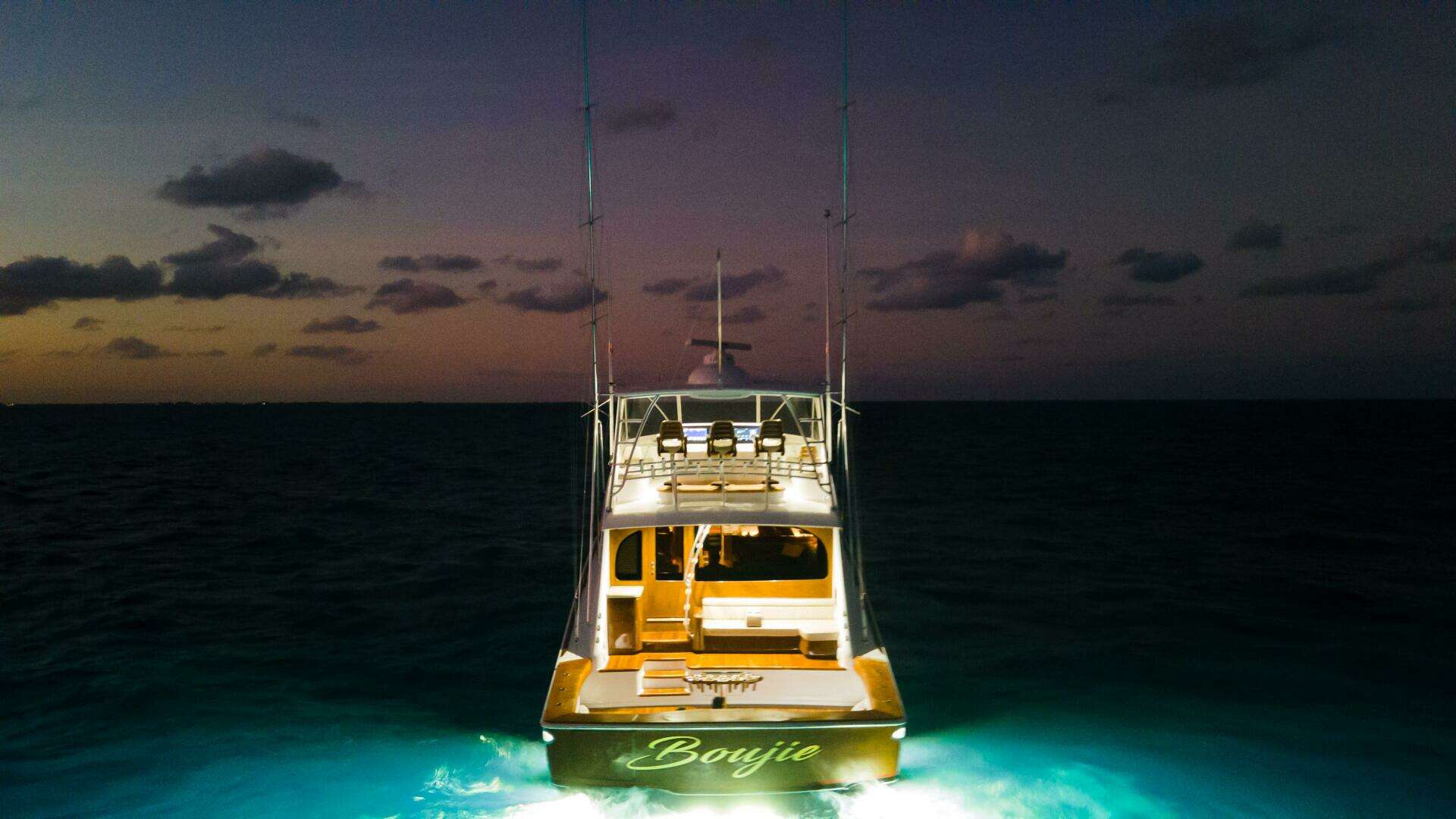 2025 Viking 82 Convertible - Image 4