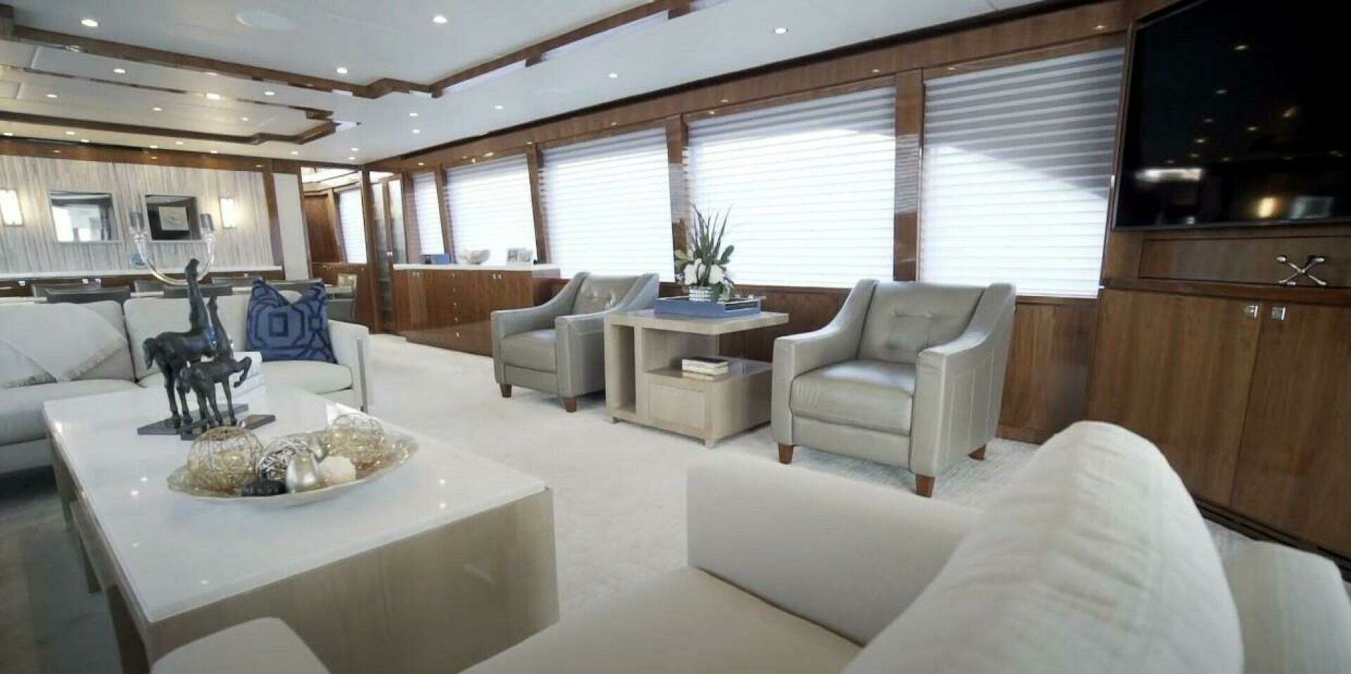 2017 Hargrave Raised Pilothouse - Image 5