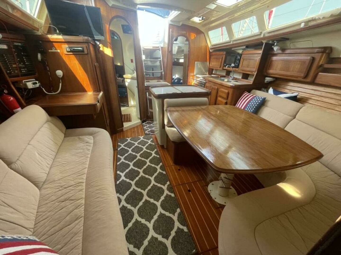 1991 Hunter 36 Vision - Image 24