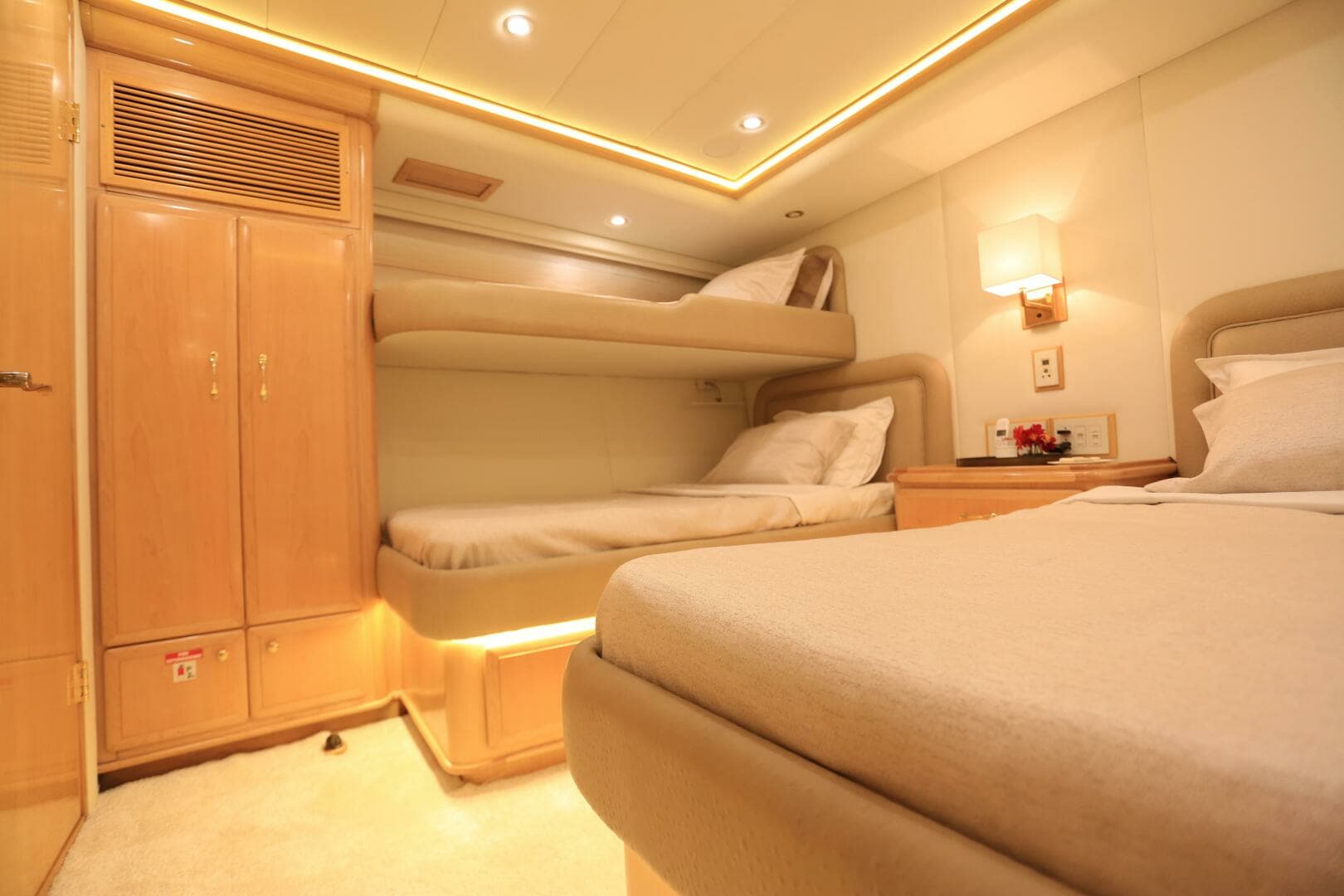 2004 Westport Custom - Image 9