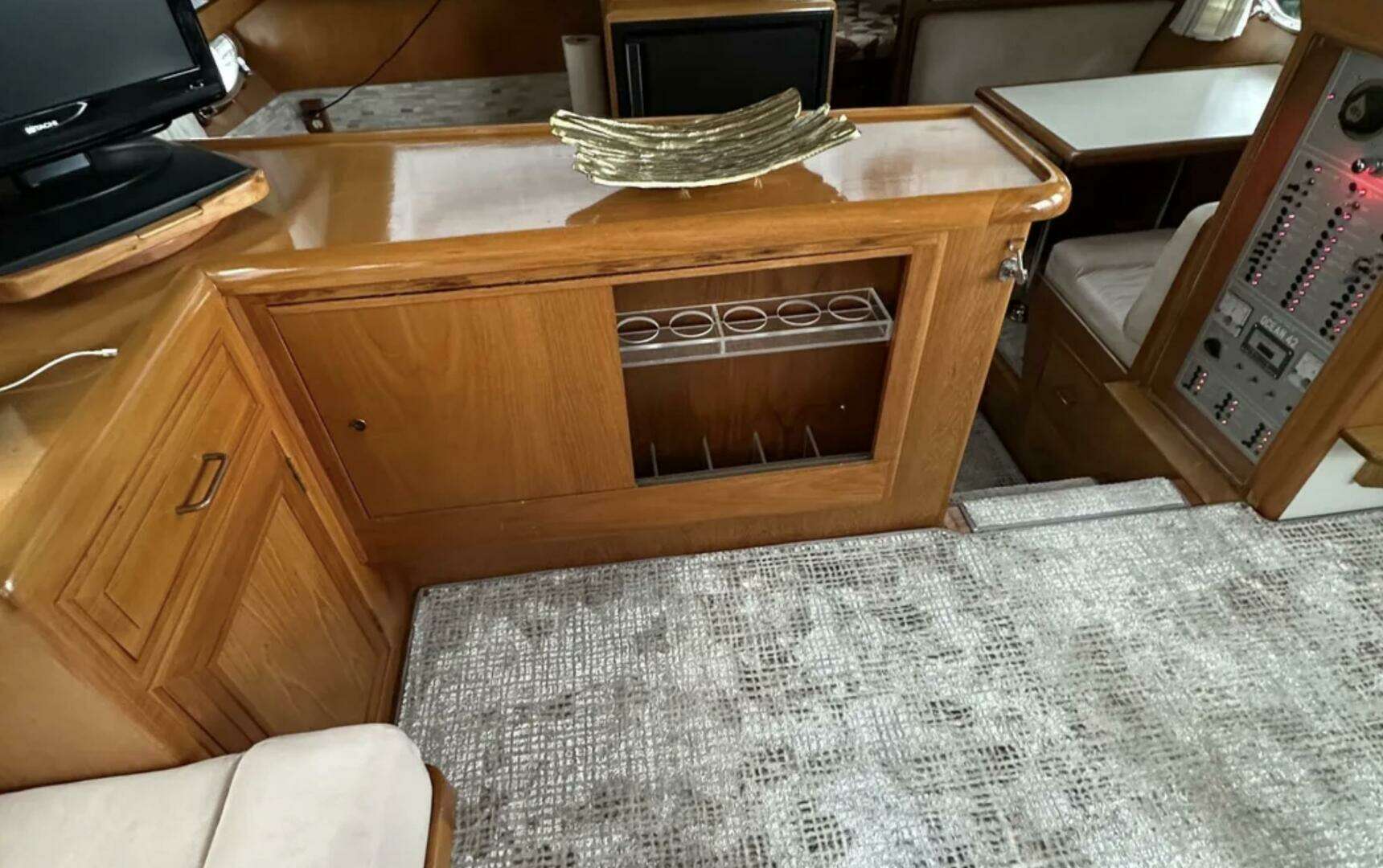 1988 Ocean Alexander 42 Aft Cabin - Image 16