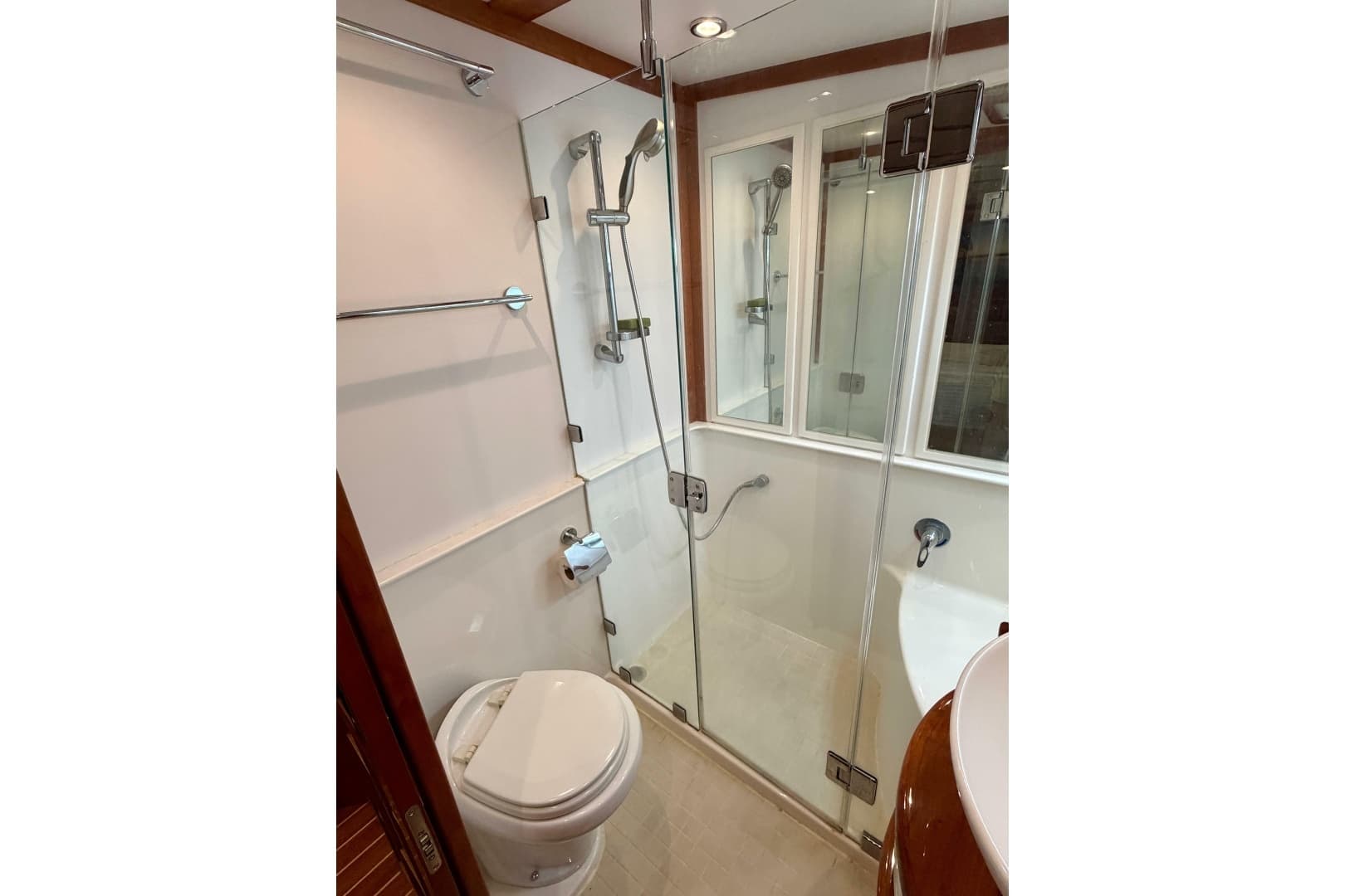 2016 Sabre 48 Salon Express - Image 21