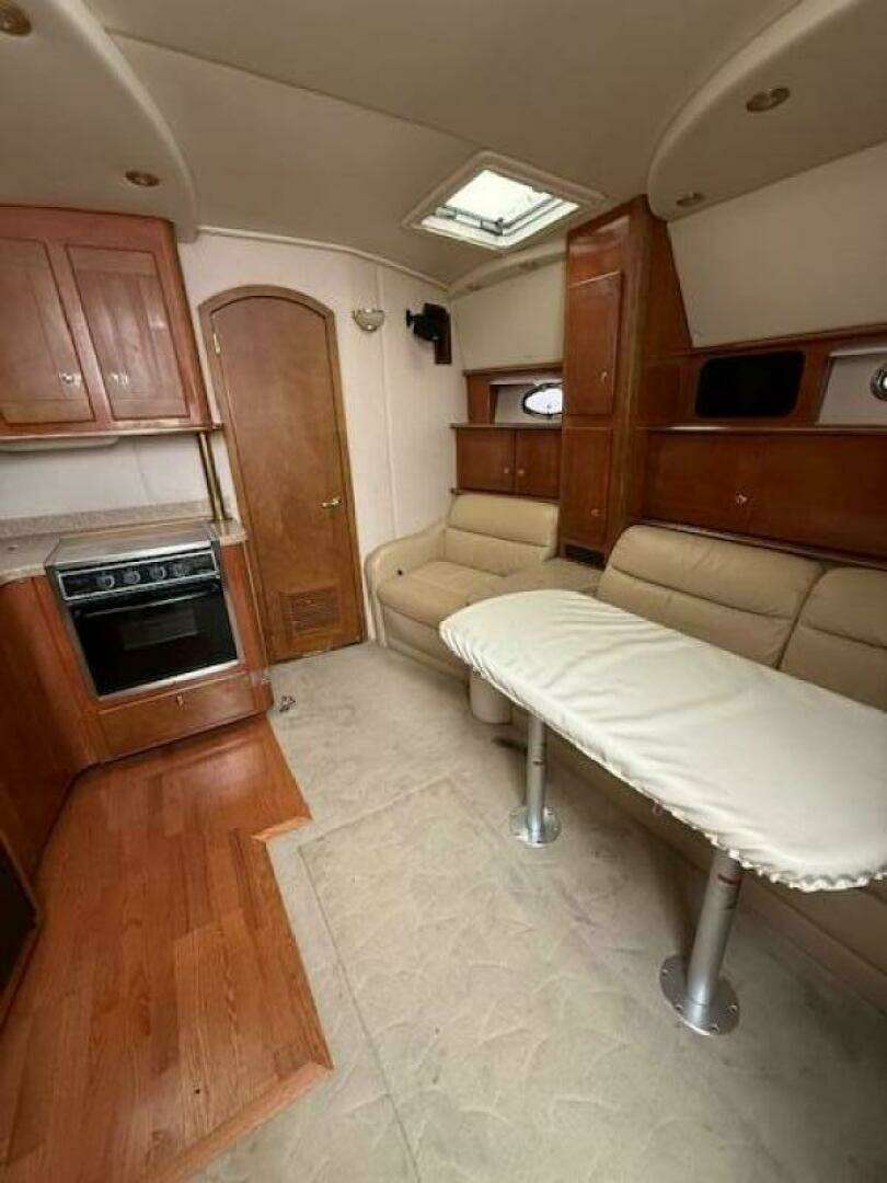 2006 Rinker 410 express diesel - Image 30