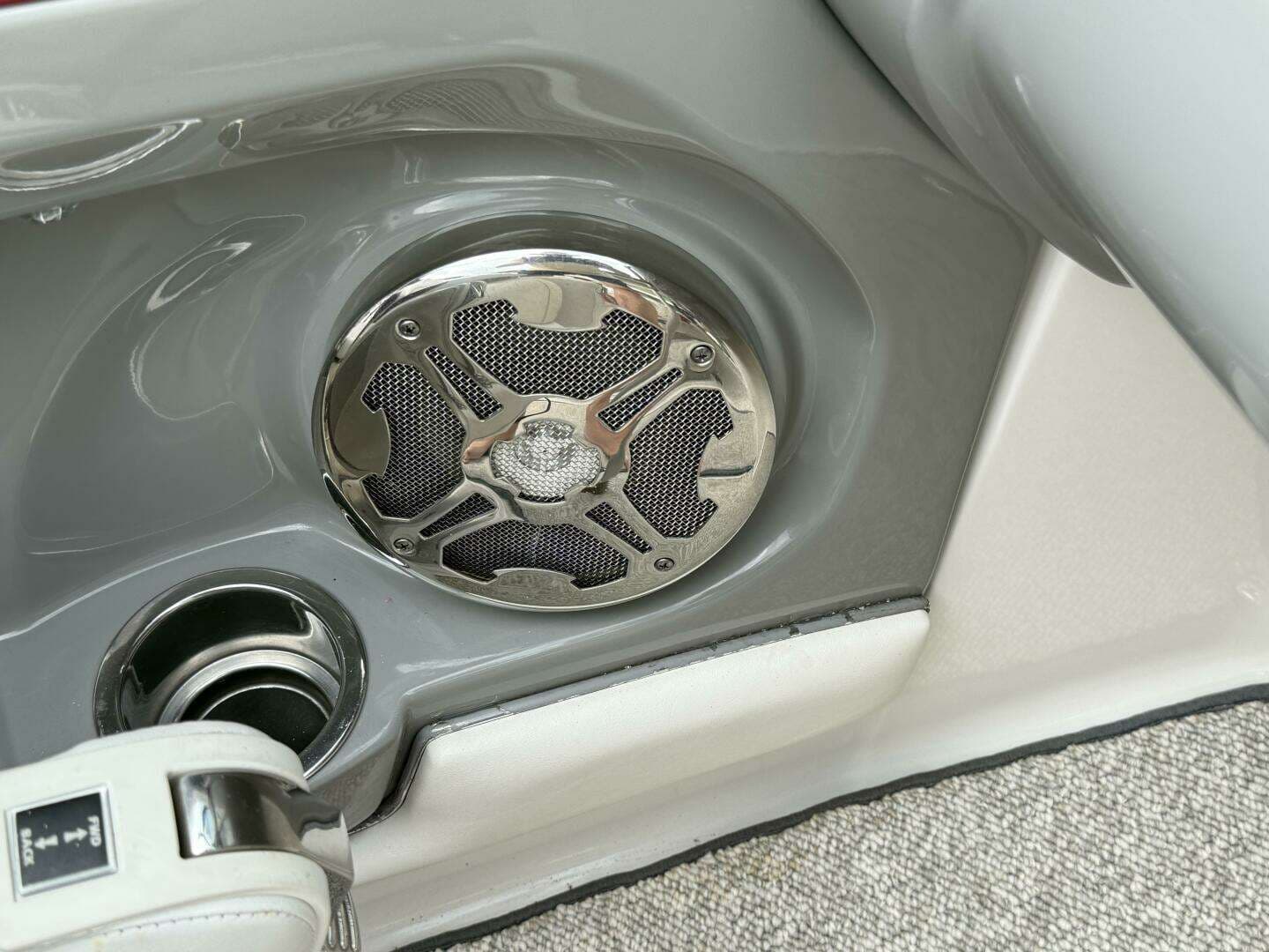2013 Chaparral 226 SSI - Image 23