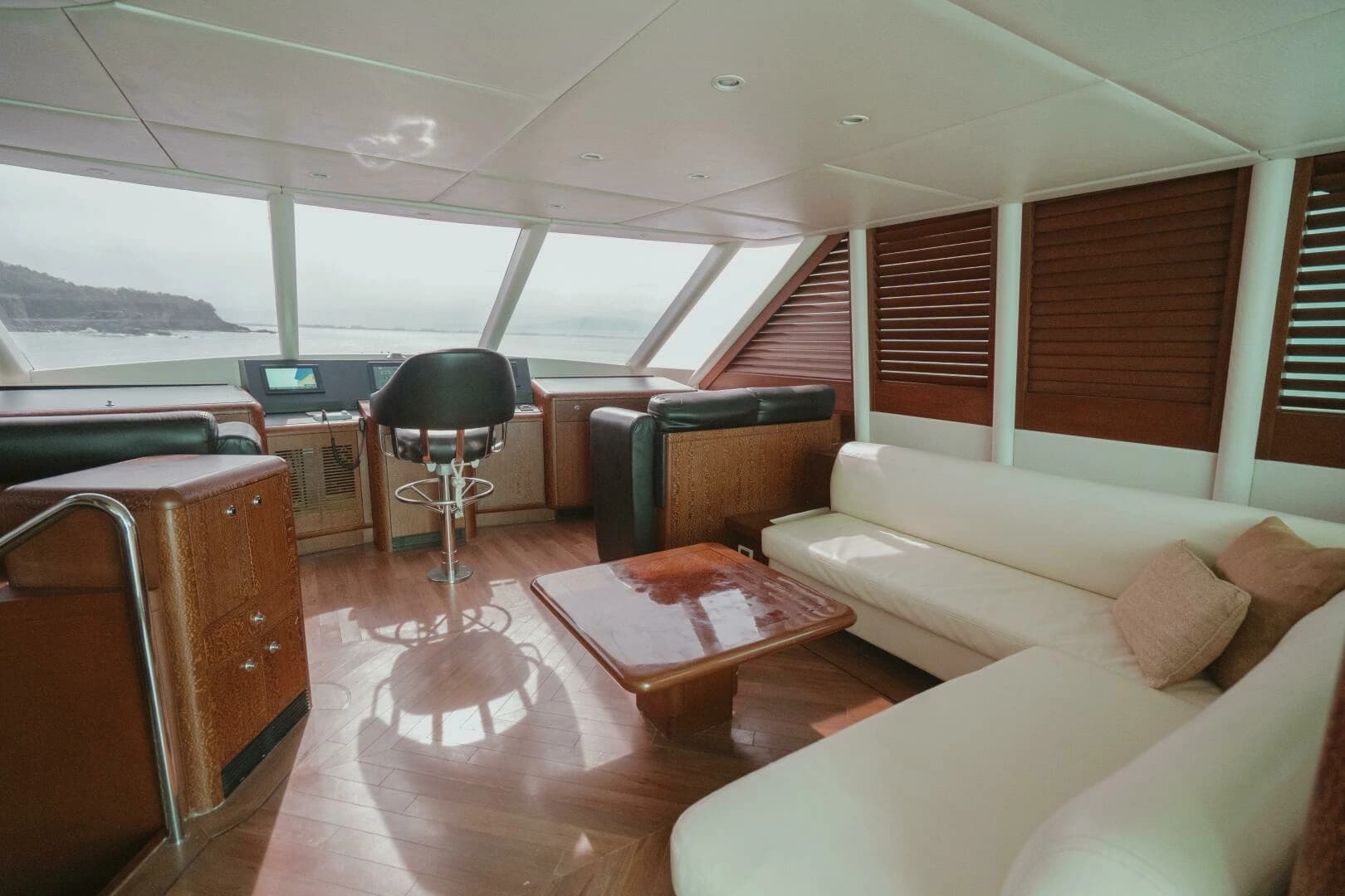 1996 Oceanfast 87 Enclosed Bridge Sportfish - Image 29