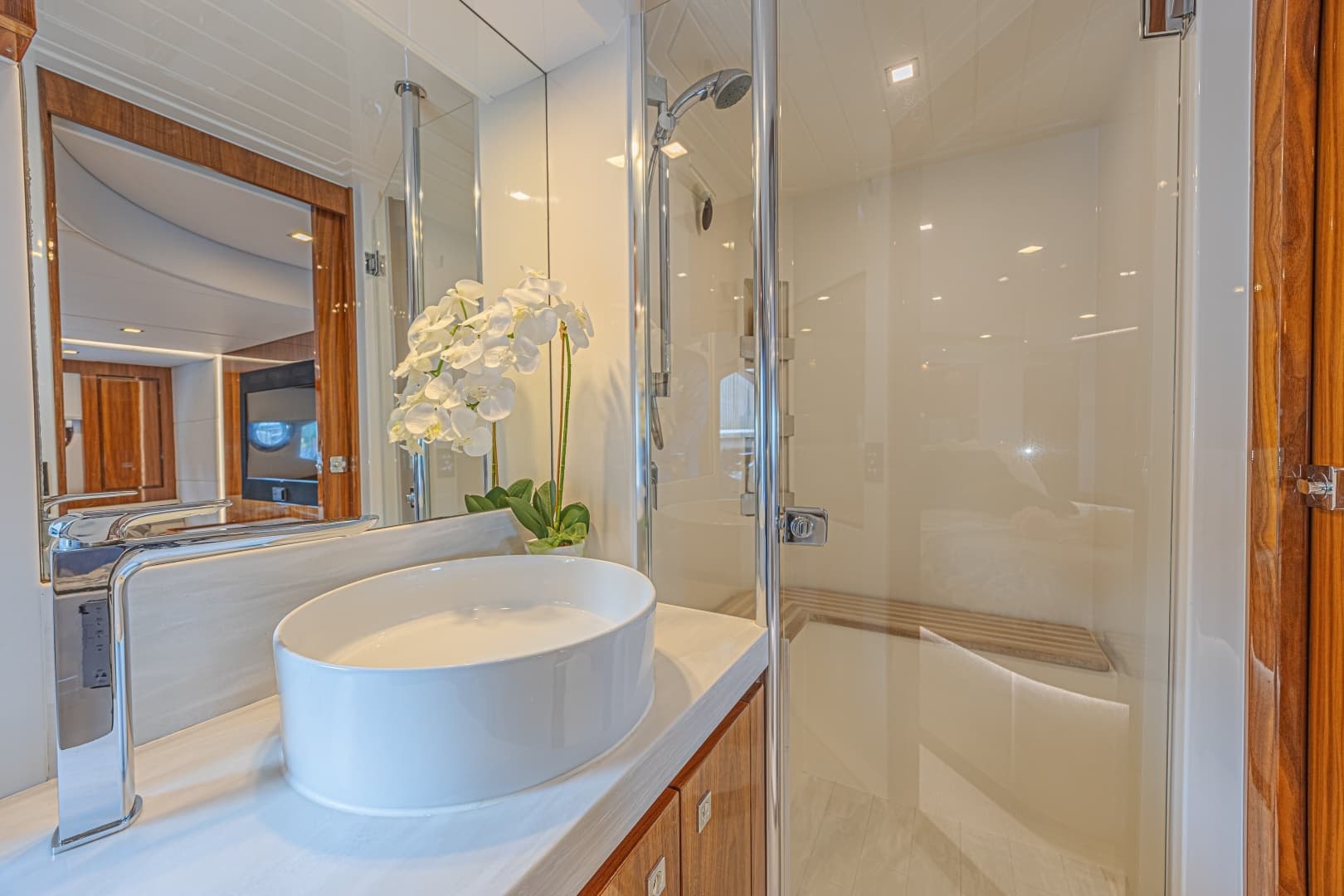 2021 Riviera 6000 Motor Yacht - Image 23