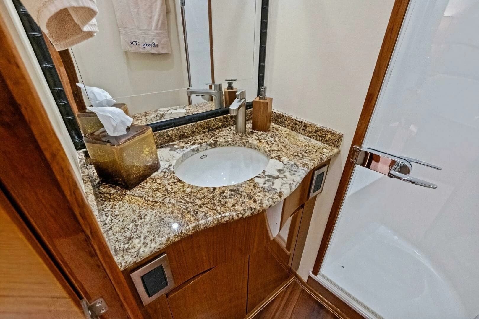 2012 Viking 82 Convertible - Image 44