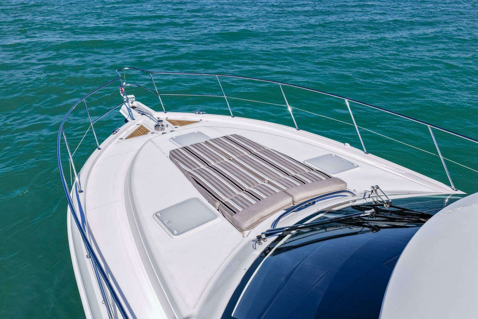 2016 Riviera 5000 Sport Yacht - Image 14