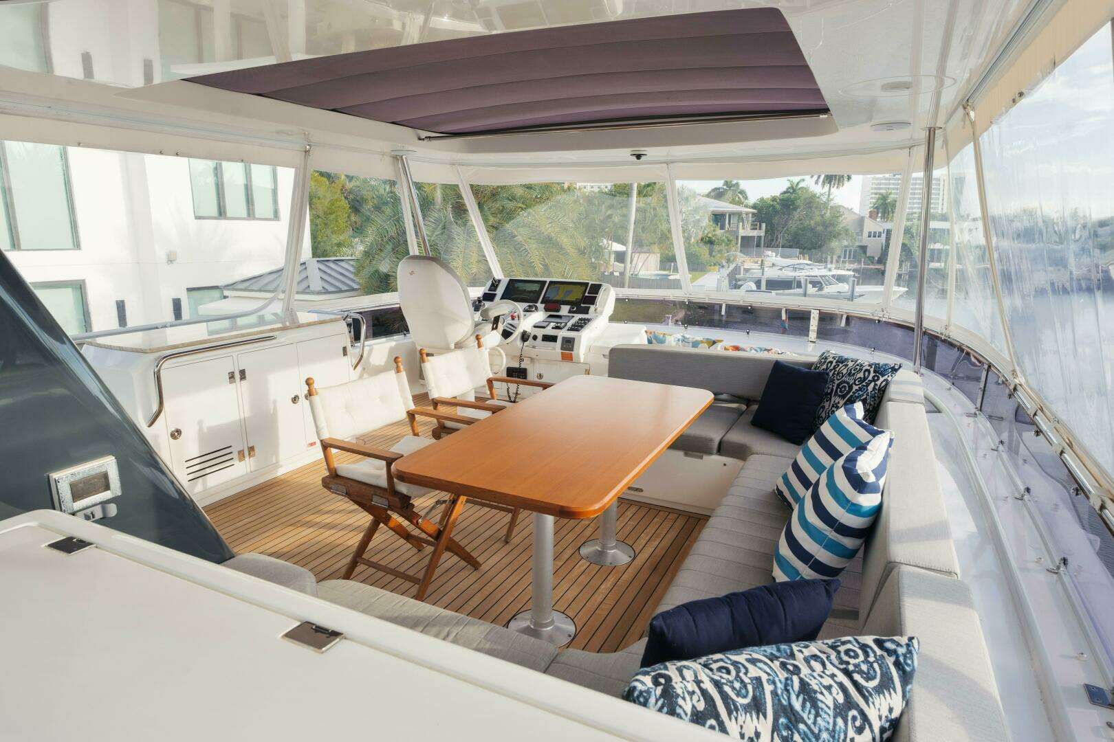 2020 Sirena 64 - Image 37
