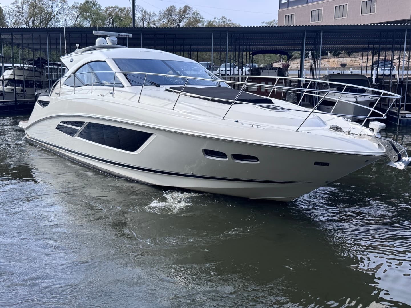 2015 Sea Ray 510 SUNDANCER - Image 9
