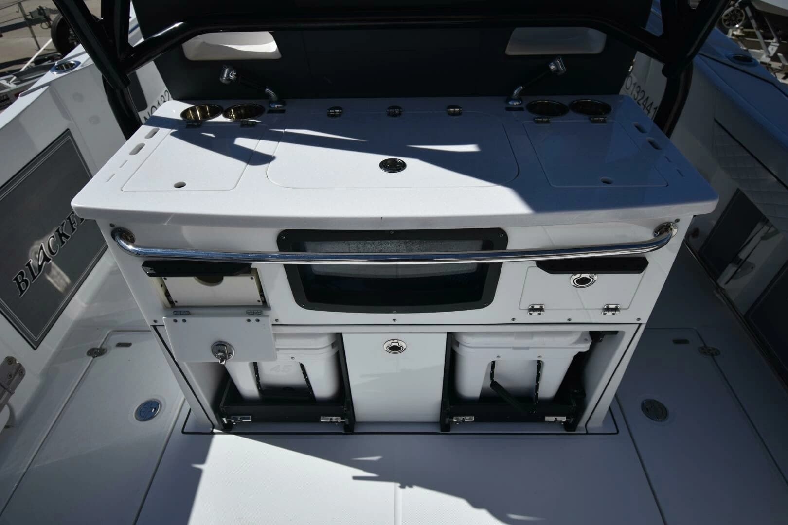 2021 Blackfin 332 - Image 10