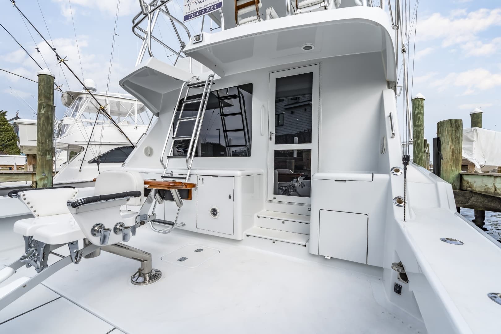 2001 Hatteras 55 Convertible - Image 69