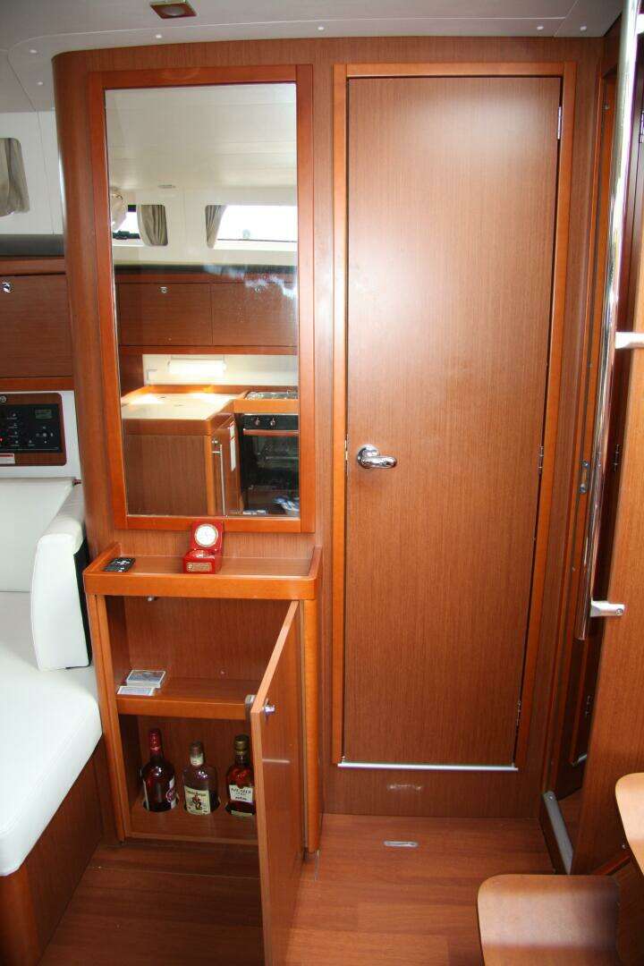 2013 Beneteau Oceanis 41 - Image 31