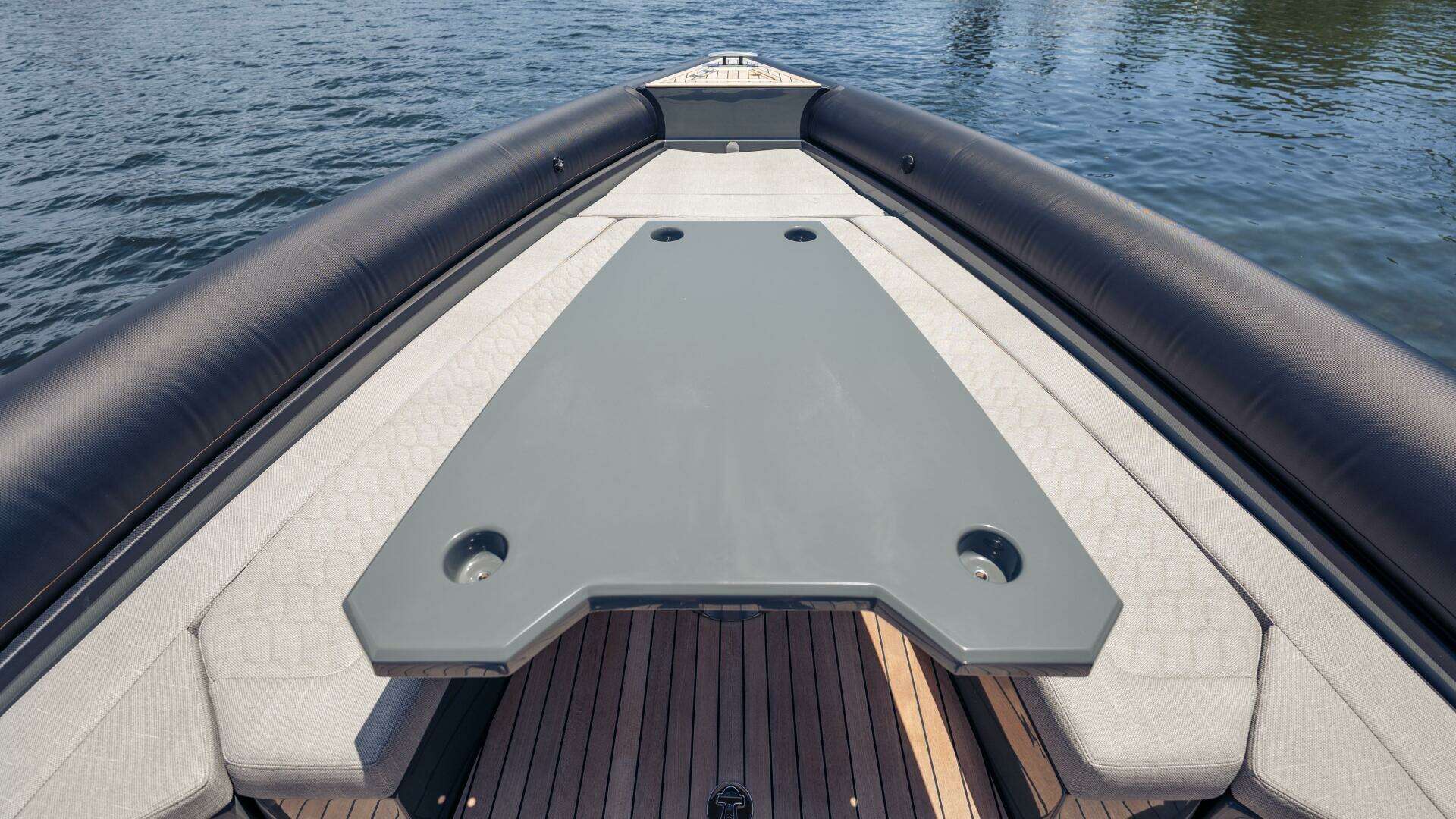 2025 Skipper 38 Sunbed - Image 31