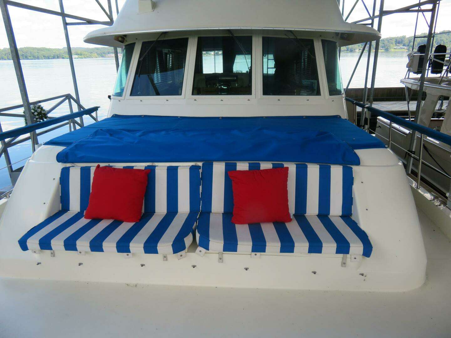 1986 Hatteras 58 Motor Yacht - Image 42