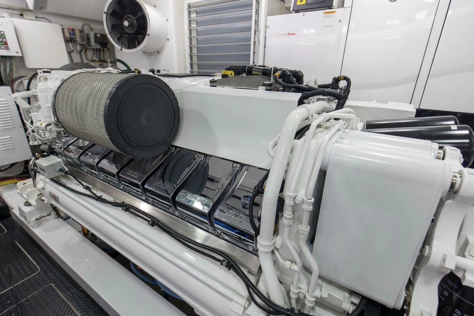 2016 Viking 92 Enclosed Bridge - Image 72