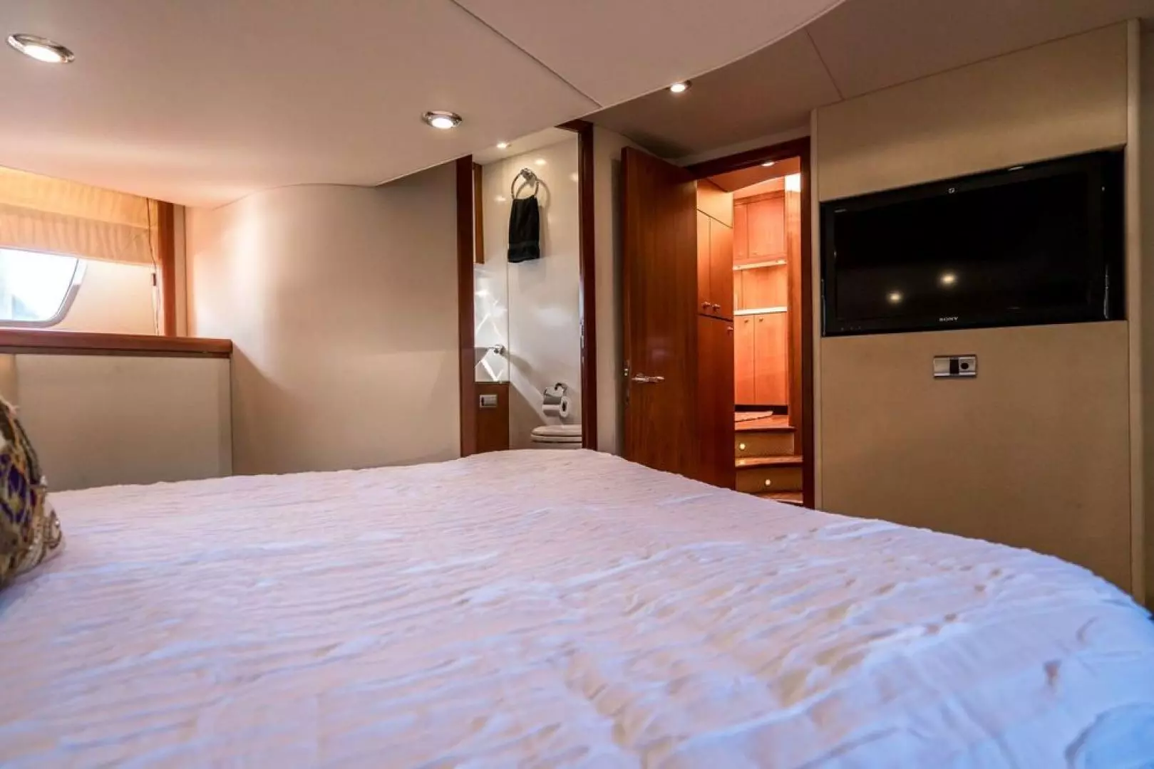 2010 Sunseeker Predator - Image 22