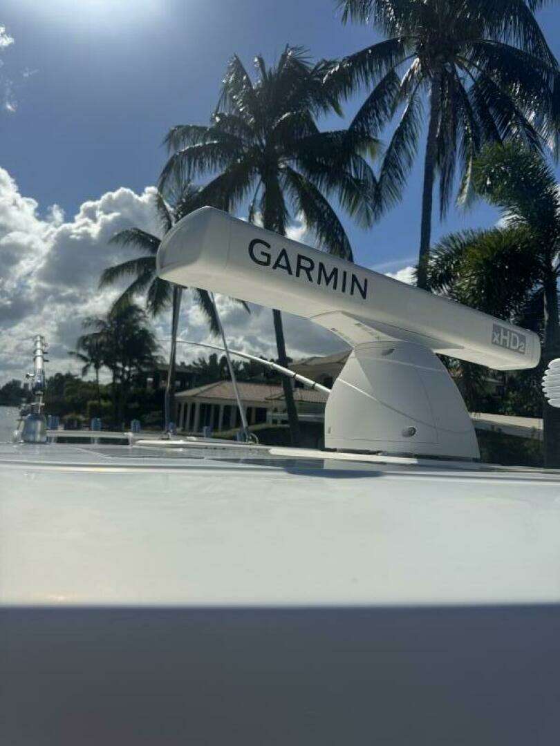 2020 Pursuit S328 - Image 16