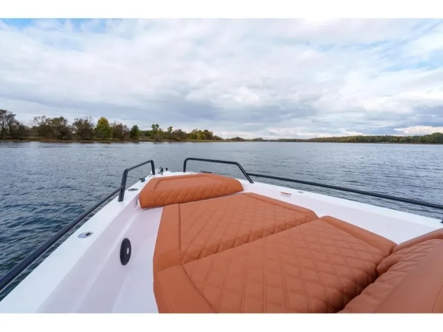 2022 Axopar 37 XC CROSS CABIN - Image 35