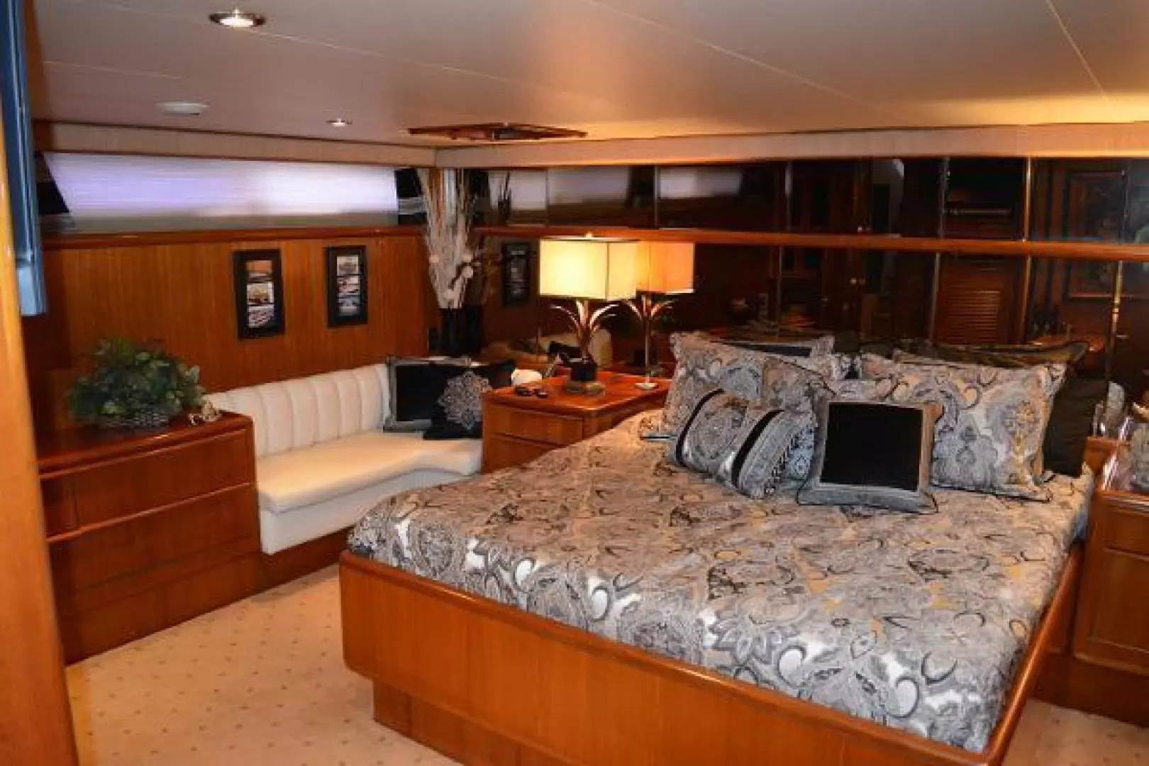 1989 Viking Motor Yacht - Image 76