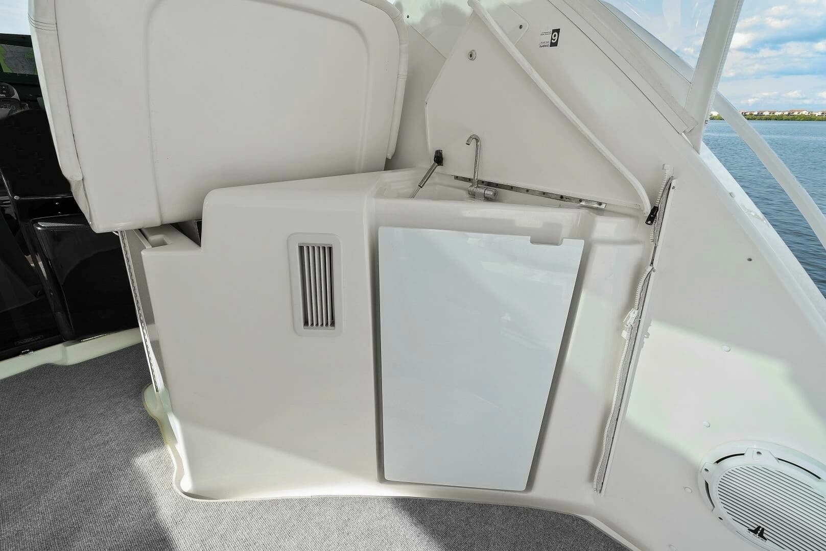 2007 Tiara Yachts 4300 Sovran - Image 12