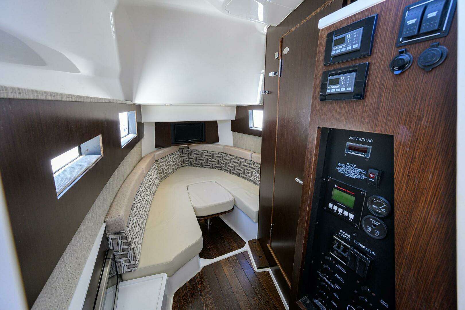 2021 Pursuit S 378 Sport - Image 5
