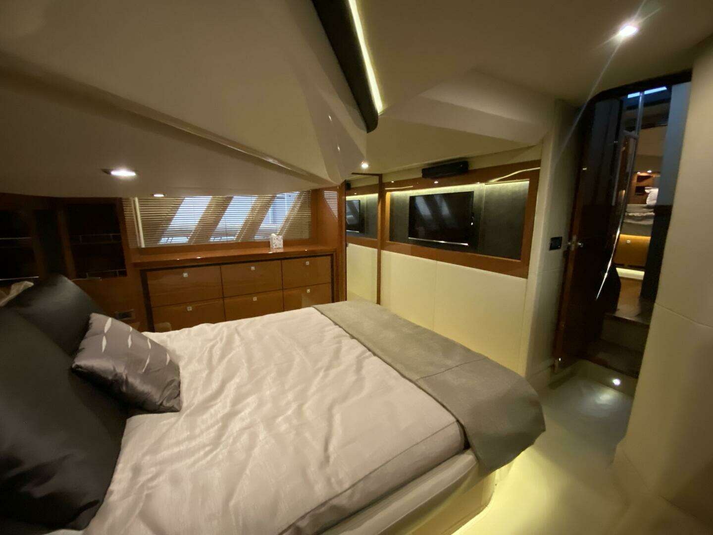 2016 Sea Ray 510 FLY - Image 30