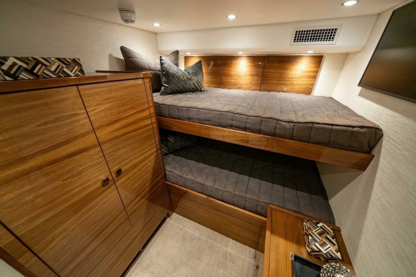 2027 Viking 74  Convertible - Image 14