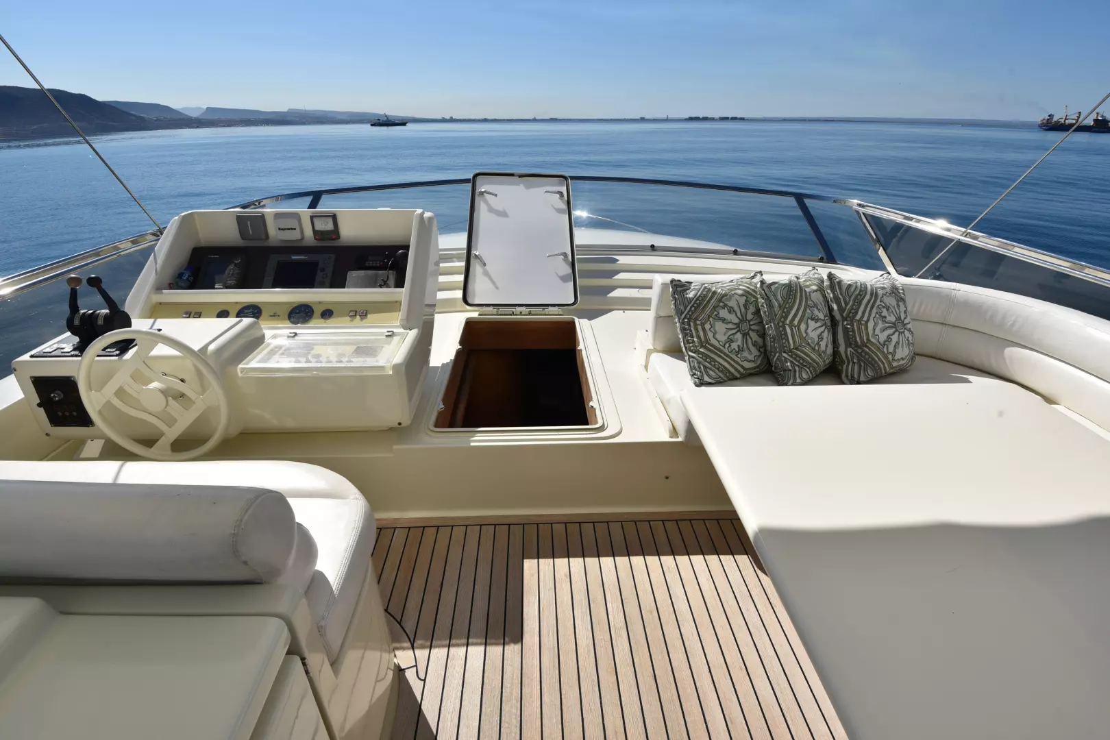 1997 Ferretti Yachts 80 - Image 25