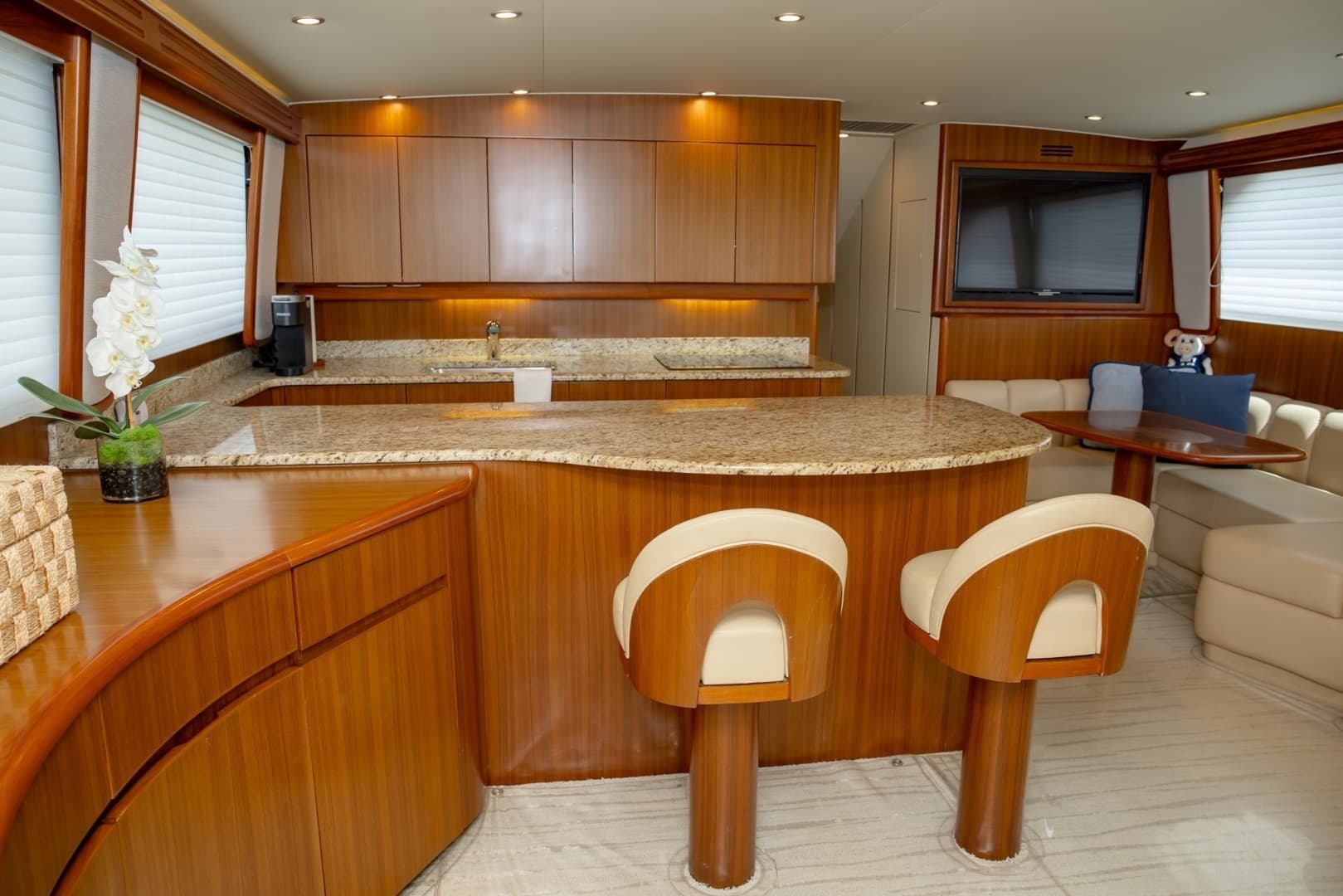 2008 Viking 60 Convertible - Image 5