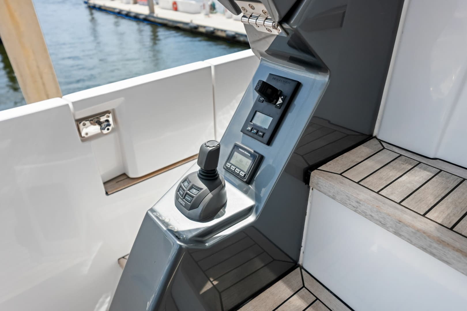 2025 Azimut 68 FLY - Image 77