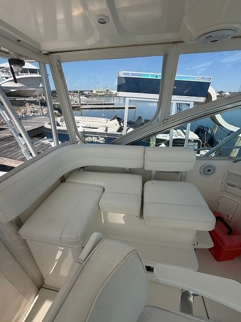 2005 Rampage 33 Express - Image 22