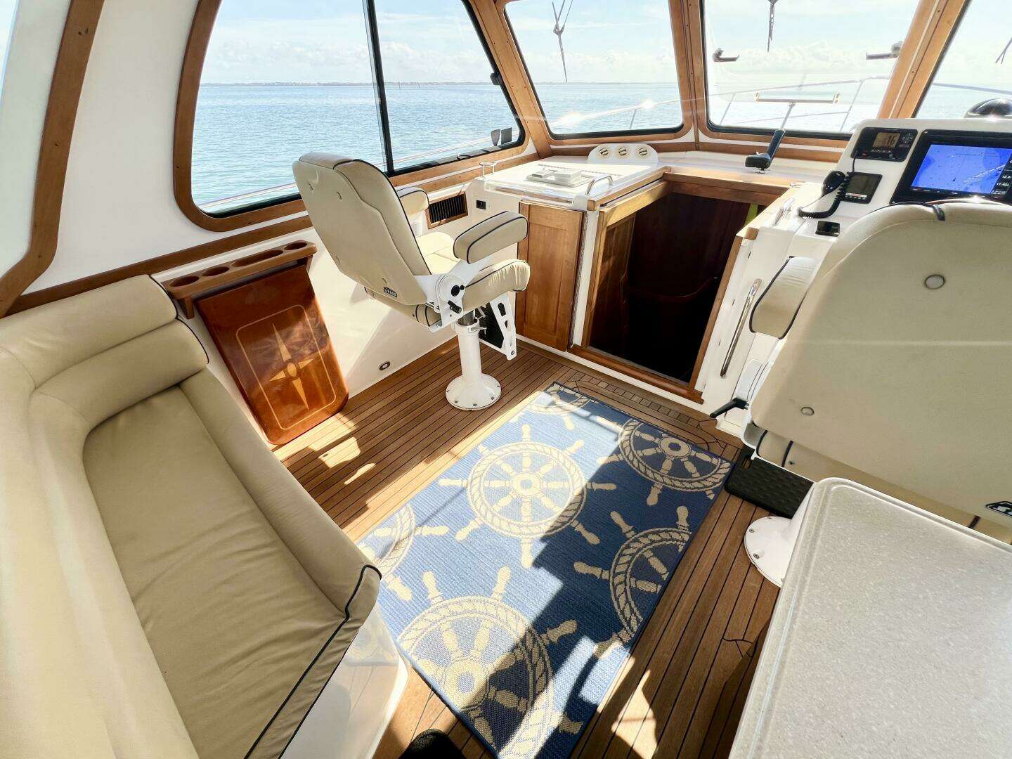 2006 Sabre 38 Hard Top Express - Image 12