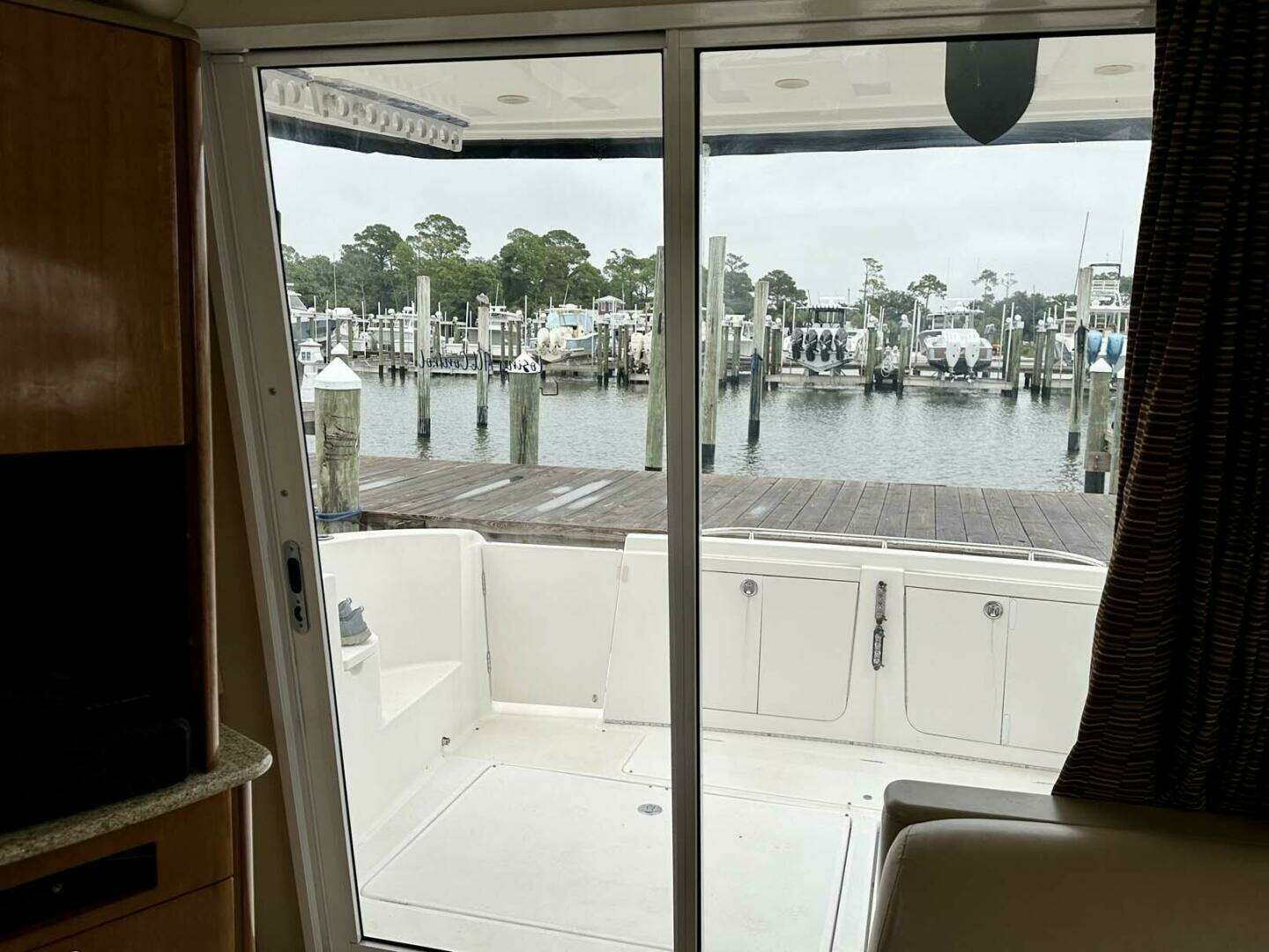 2007 Meridian 411 Sedan - Image 20