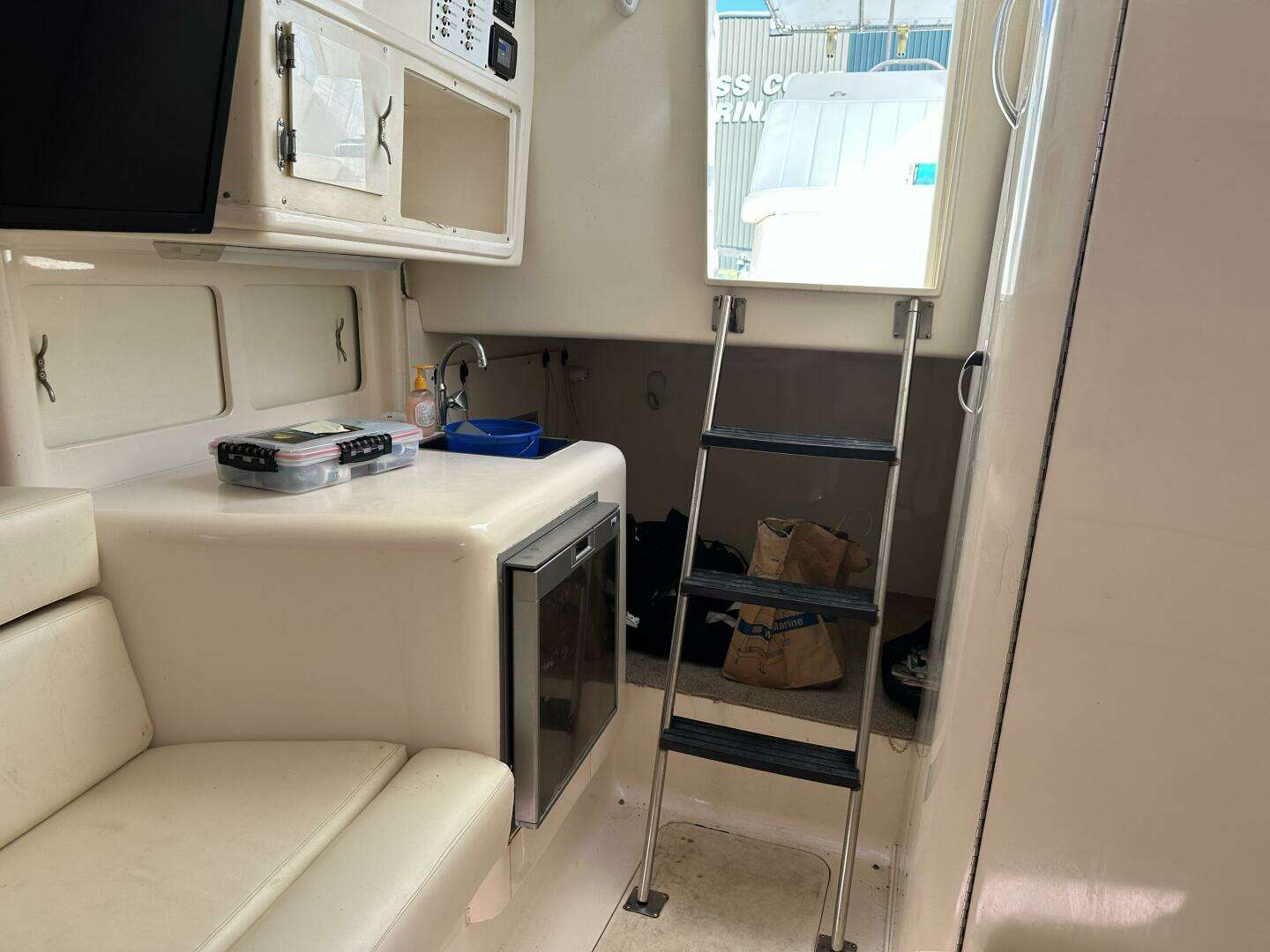 1994 Intrepid 376 Walkaround - Image 103